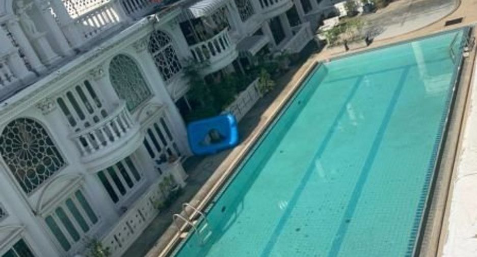 For sale 4 bedrooms townhouse in Pom Prap Sattru Phai, Bangkok