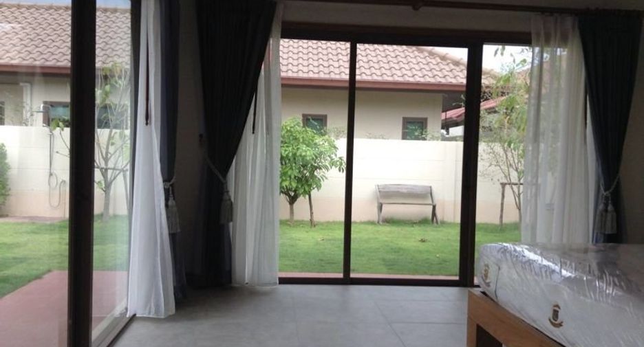 À louer 3 chambres maison à Sattahip, Chonburi