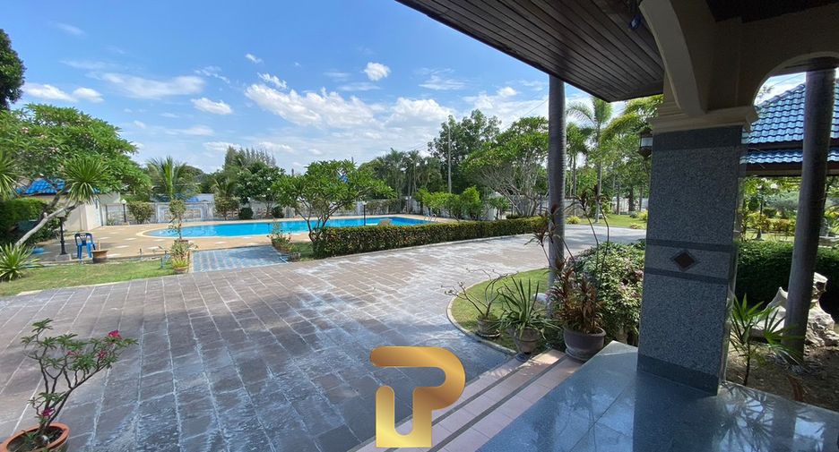 For sale 4 bedrooms villa in Hua Hin, Prachuap Khiri Khan