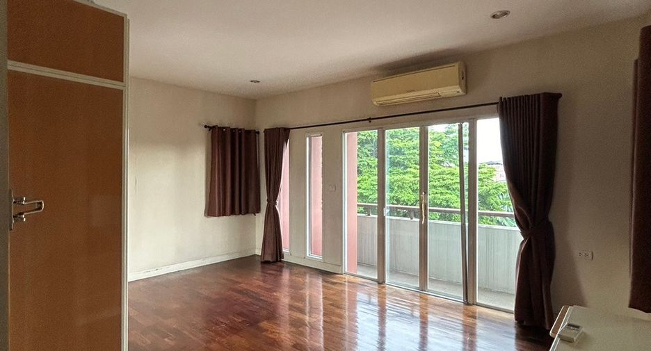 For rent and for sale 5 bed house in Bueng Kum, Bangkok