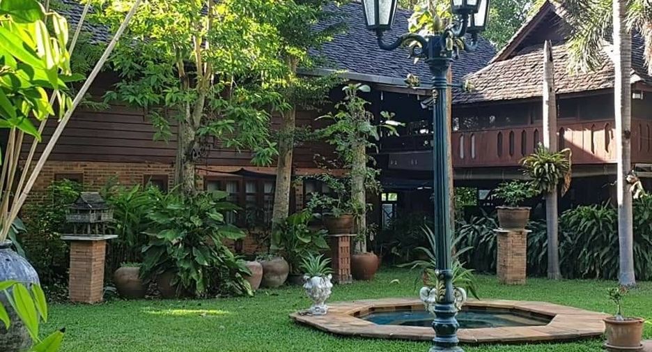 For sale 5 bed villa in Saraphi, Chiang Mai