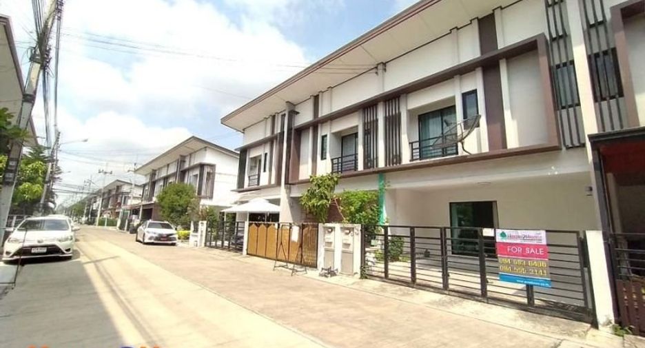 Reihenhaus zum Kauf mit 3 Zimmer in Lam Luk Ka, Pathum Thani