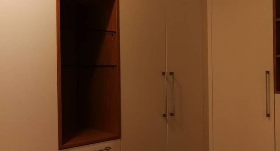Condo en alquiler y en venta de 4 habitaciones en Khlong Toei, Bangkok