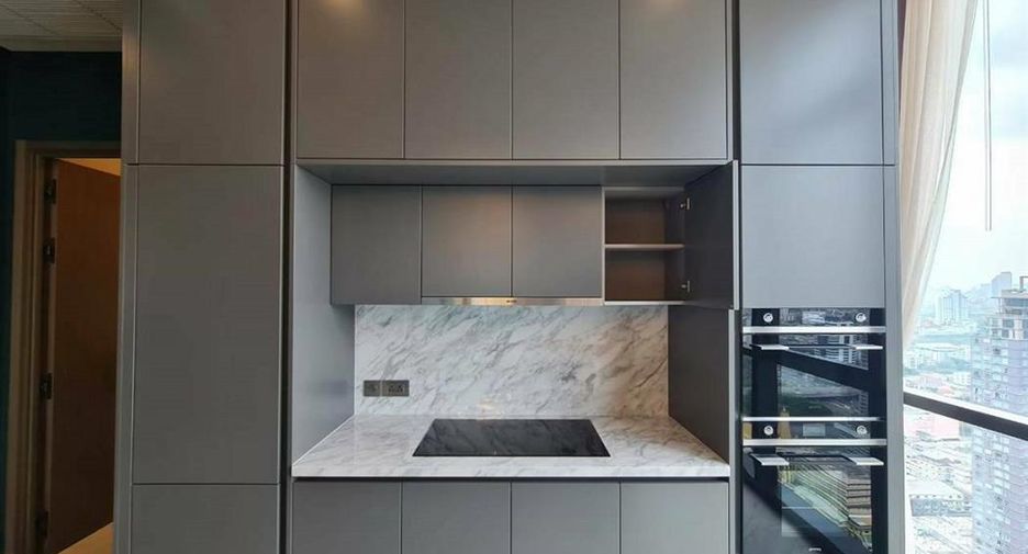 For sale 3 bedrooms condo in Watthana, Bangkok