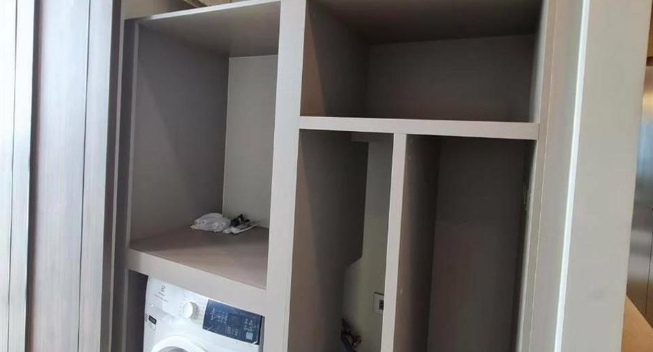 For sale 3 bedrooms condo in Watthana, Bangkok