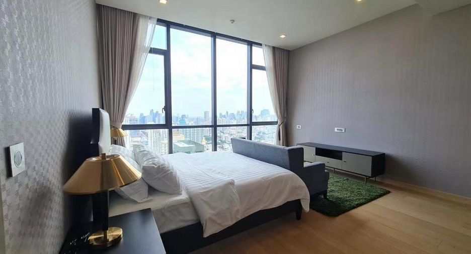 For sale 3 bedrooms condo in Watthana, Bangkok