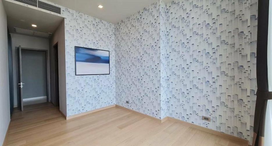 For sale 3 bedrooms condo in Watthana, Bangkok