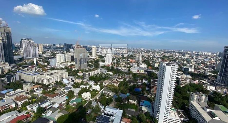 Condo en alquiler de 3 habitaciones en Watthana, Bangkok