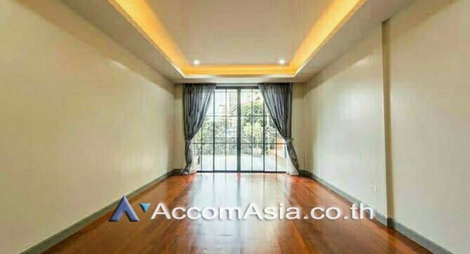For rent and for sale 2 bed townhouse in Khlong Toei, Bangkok