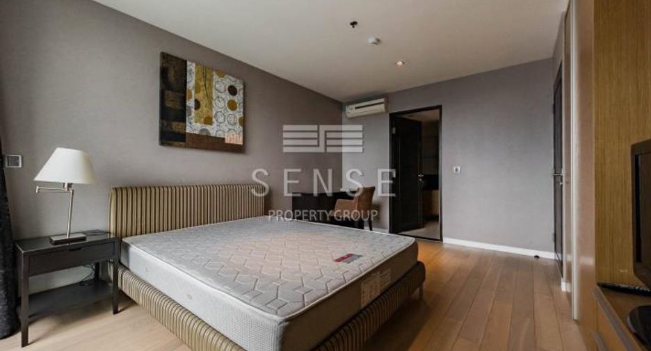 For rent 3 bedrooms condo in Watthana, Bangkok