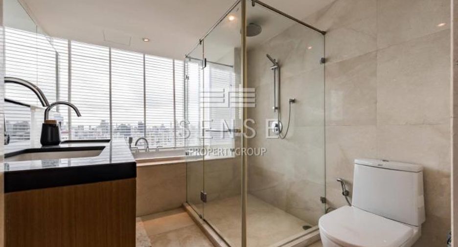 For rent 3 bedrooms condo in Watthana, Bangkok