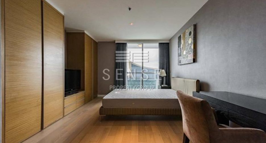 For rent 3 bedrooms condo in Watthana, Bangkok