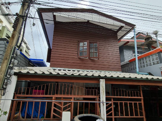 For sale 2 bed house in Huai Khwang, Bangkok