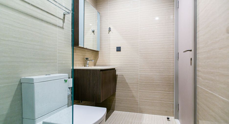 For rent 1 bed condo in Huai Khwang, Bangkok