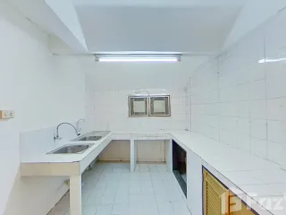 For sale 4 Beds townhouse in Mueang Chiang Mai, Chiang Mai