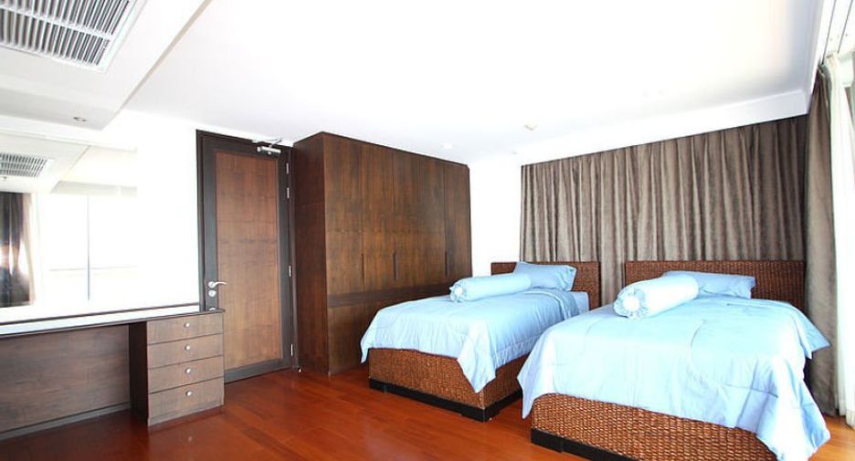 For rent 4 bedrooms condo in Bang Lamung, Chonburi