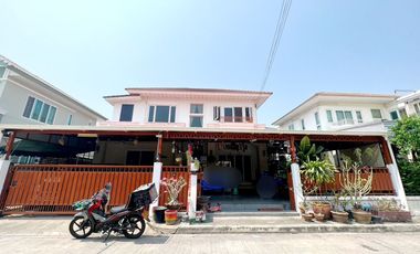 For sale 4 Beds house in Lat Krabang, Bangkok