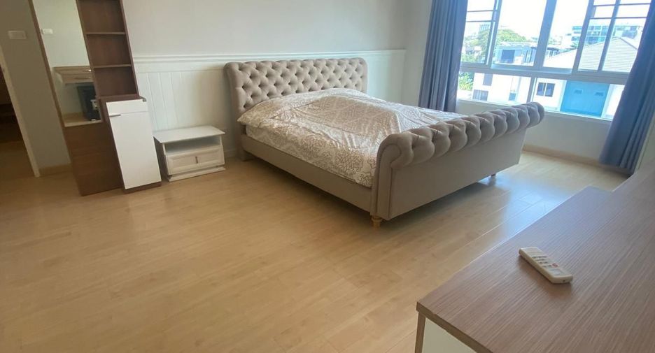 For sale 2 bed condo in Phaya Thai, Bangkok