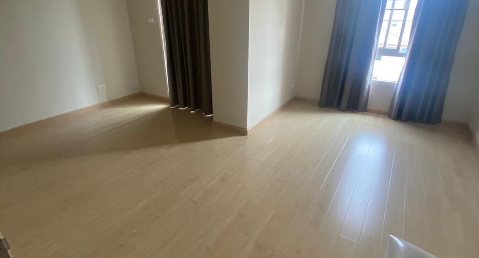 For sale 2 bed condo in Phaya Thai, Bangkok