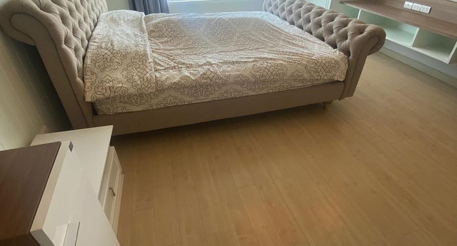 For sale 2 bed condo in Phaya Thai, Bangkok