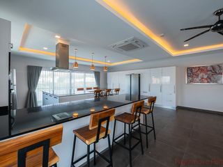 For sale 5 Beds condo in Bang Lamung, Chonburi