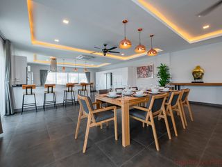 For sale 5 Beds condo in Bang Lamung, Chonburi