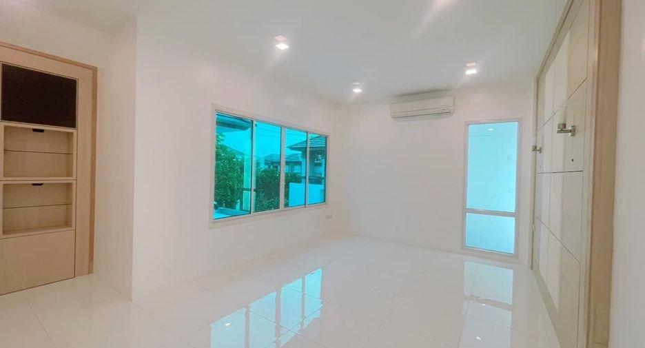 For rent 4 bed house in Thawi Watthana, Bangkok