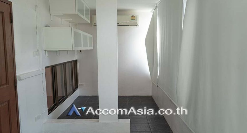 For rent and for sale 2 bed townhouse in Sathon, Bangkok