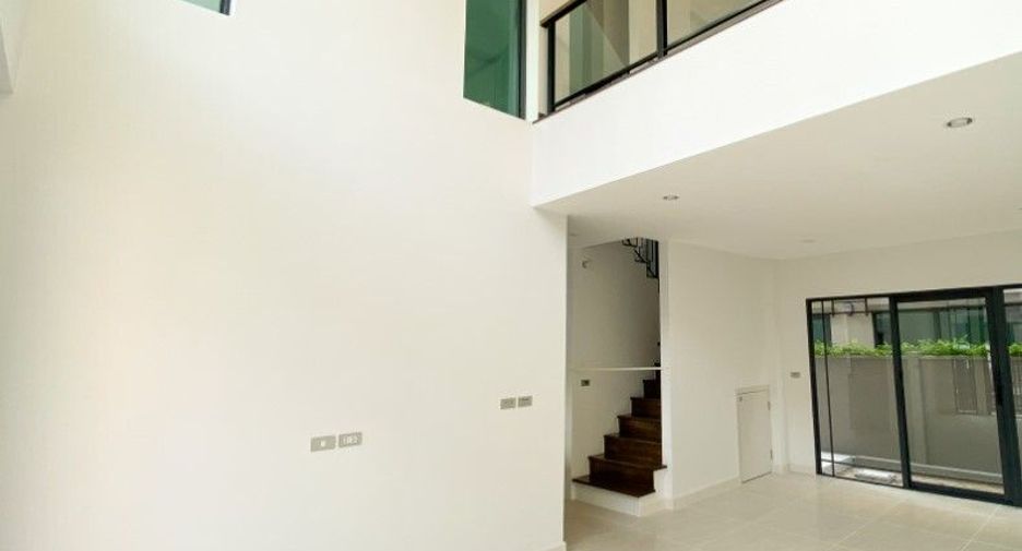 For rent 2 Beds townhouse in Suan Luang, Bangkok