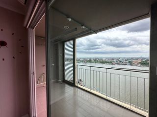 For sale 3 bed condo in Yan Nawa, Bangkok