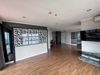 For sale 3 bed condo in Yan Nawa, Bangkok