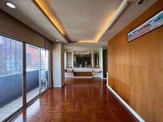 For sale 4 Beds condo in Pathum Wan, Bangkok
