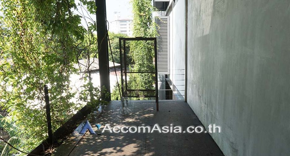 For rent and for sale 6 bed house in Khlong Toei, Bangkok