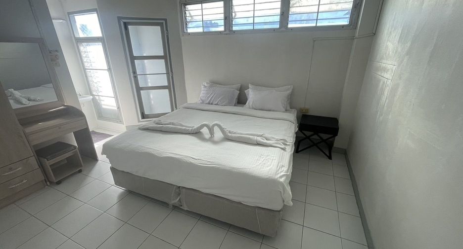For rent 60 bed apartment in Phra Khanong, Bangkok