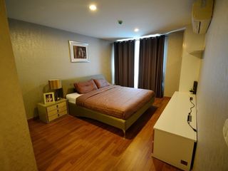 For sale 2 bed condo in Watthana, Bangkok