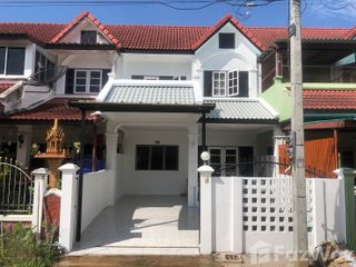 For sale 3 bed townhouse in Mueang Phetchaburi, Phetchaburi