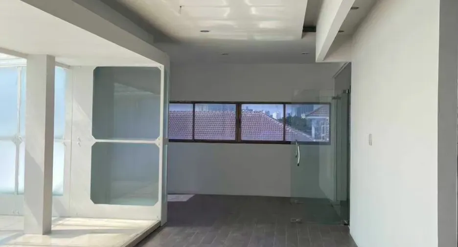 Almacén en alquiler y en venta en Bang Kapi, Bangkok