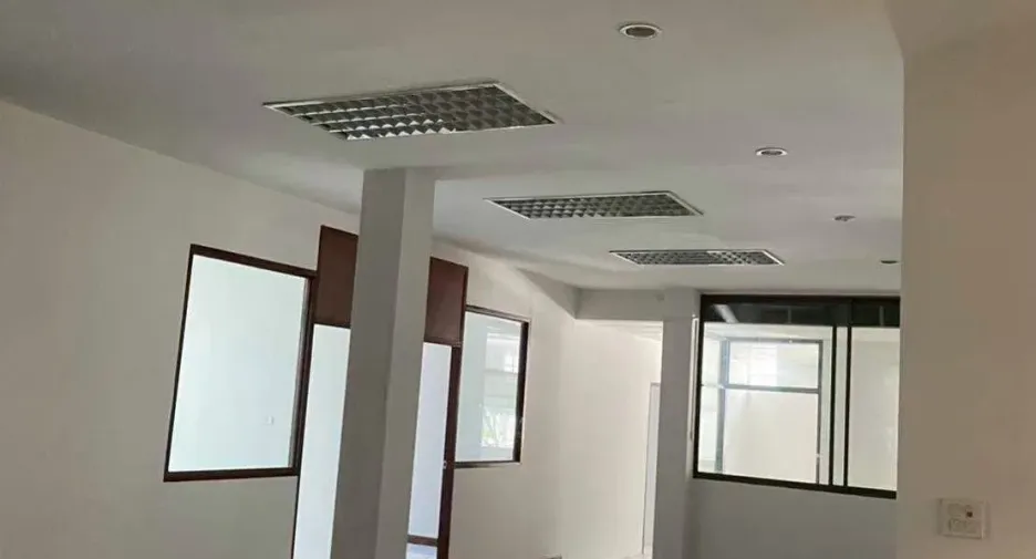 Almacén en alquiler y en venta en Bang Kapi, Bangkok