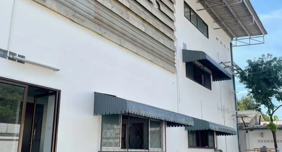 Almacén en alquiler y en venta en Bang Kapi, Bangkok