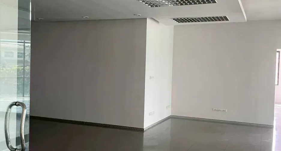 Almacén en alquiler y en venta en Bang Kapi, Bangkok