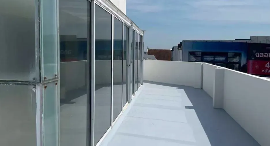 Almacén en alquiler y en venta en Bang Kapi, Bangkok