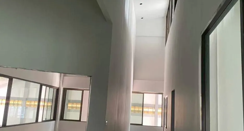 Almacén en alquiler y en venta en Bang Kapi, Bangkok