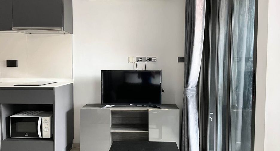 For rent and for sale studio condo in Khlong Toei, Bangkok