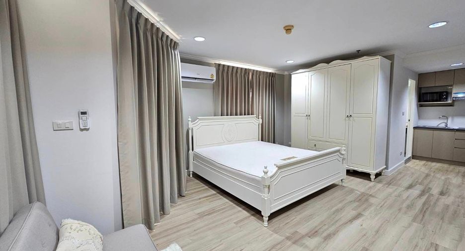 For rent 1 Beds condo in Bang Rak, Bangkok