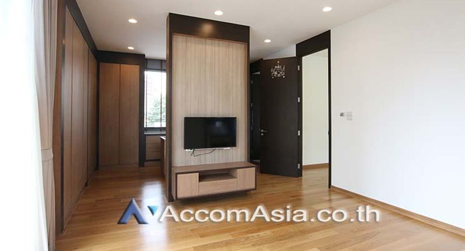 For sale 4 Beds house in Khlong Toei, Bangkok