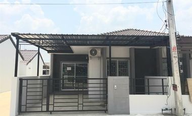 For rent 2 bed townhouse in Si Maha Phot, Prachin Buri