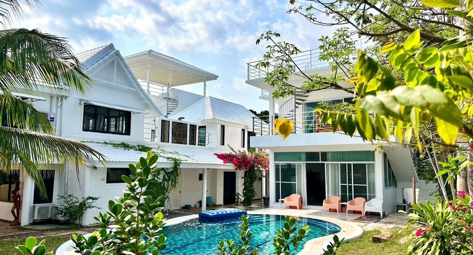 For rent 6 bed villa in Huay Yai, Pattaya
