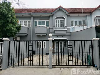 For rent 4 Beds townhouse in Lam Luk Ka, Pathum Thani