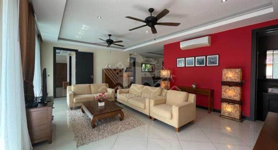 For rent 4 bed condo in East Pattaya, Pattaya