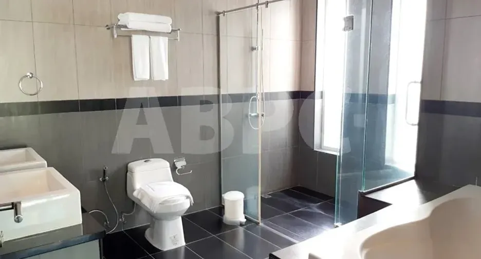 For rent and for sale 4 bedrooms house in Bang Lamung, Chonburi